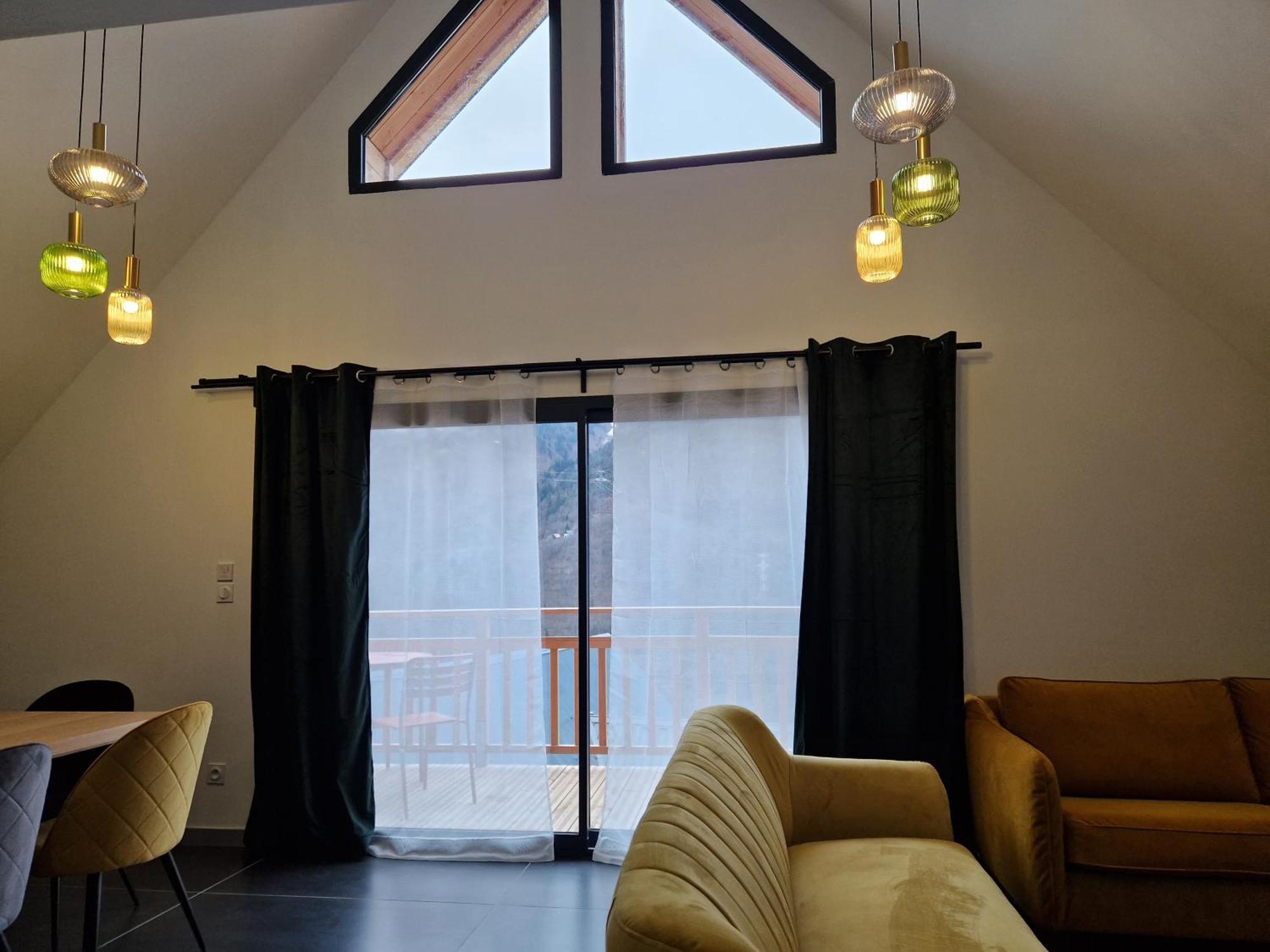 Chalet Cote Cour A 10 Min De La Station Oz Extérieur photo